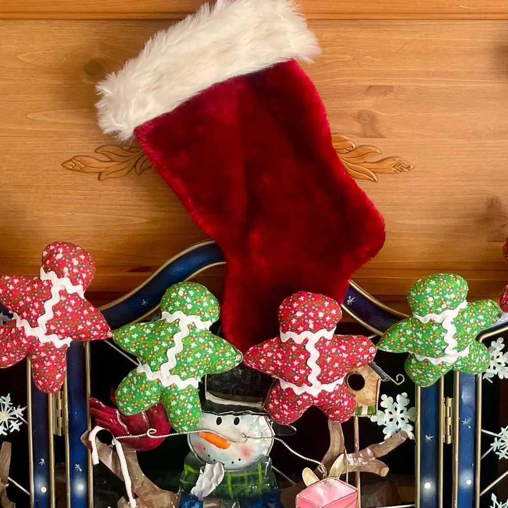 Vintage Handmade stuffed fabric Gingerbread men Holiday Garland with ribbon trim